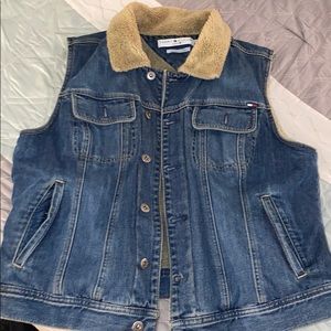 Tommy Hilfiger Jean jacket with fur collar/inside